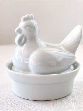 White Ceramic Chicken Trinket Dish / Egg Holder with Lid​